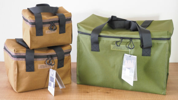 「シンプルなデザイン」と「合わせやすいカラー」、持ち出すシーンを選ばない保冷バッグ
