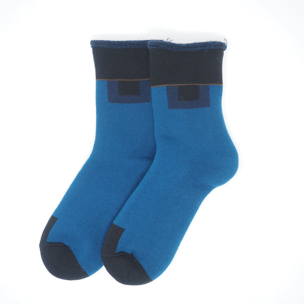 fluffy socks WINDOW（dark green blue）FEEL MY FOOT STEPS