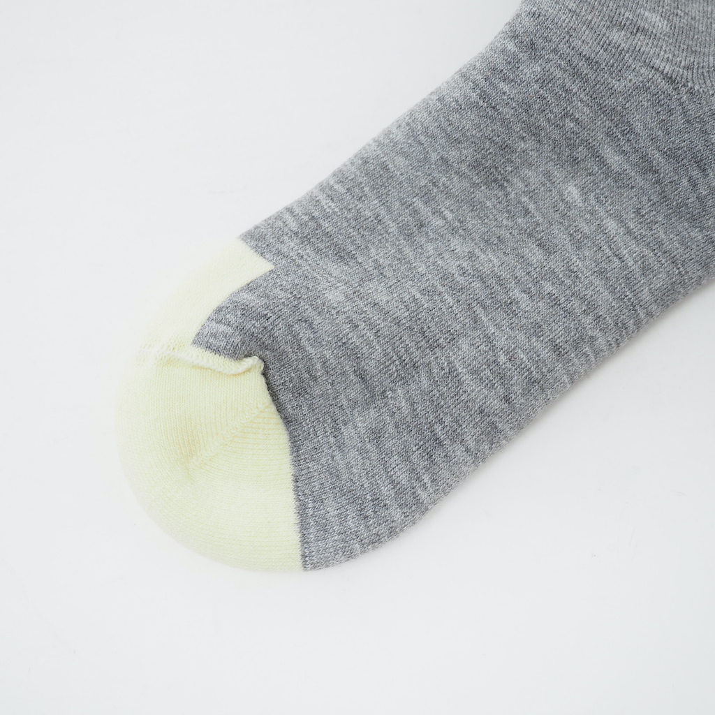 fluffy socks WINDOW（medium grey）FEEL MY FOOT STEPS
