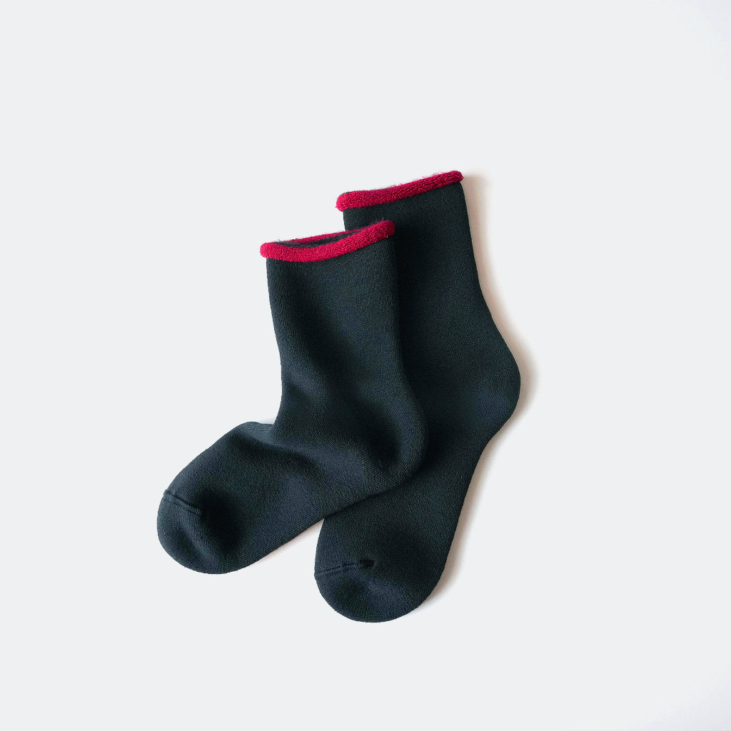 fluffy socks SIMPLE（black）FEEL MY FOOT STEPS