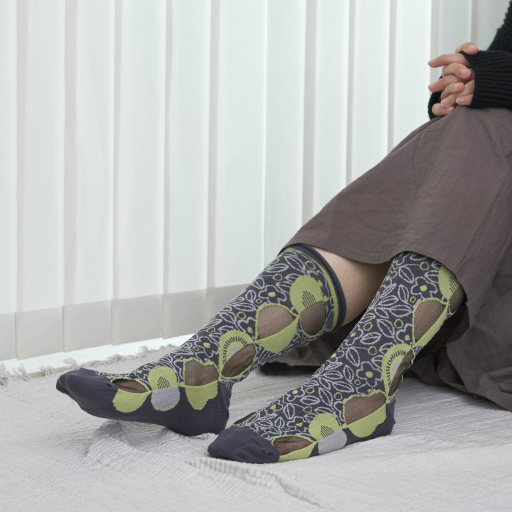 from F シースルーソックス hedelma りんご