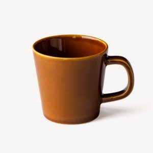 Mustakivi SUORA マグカップ BROWN
