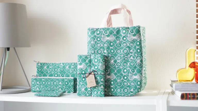 SIWA  minä perhonen、ハンドドローイングの図案と和紙の世界