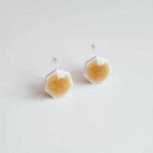 七窯社 美濃焼 アクセサリー イロとカタチの選べる 透色 イヤリング/ ピアス 7角 薄飴