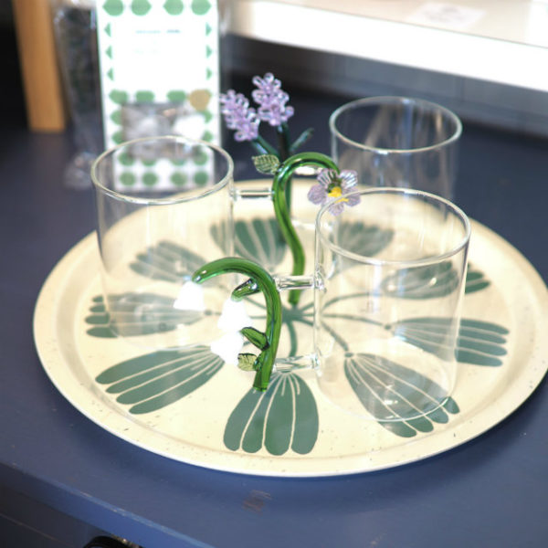 ガラスのマグカップ